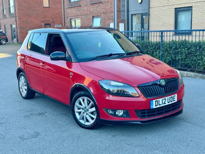 Skoda Fabia 2012 photo 4
