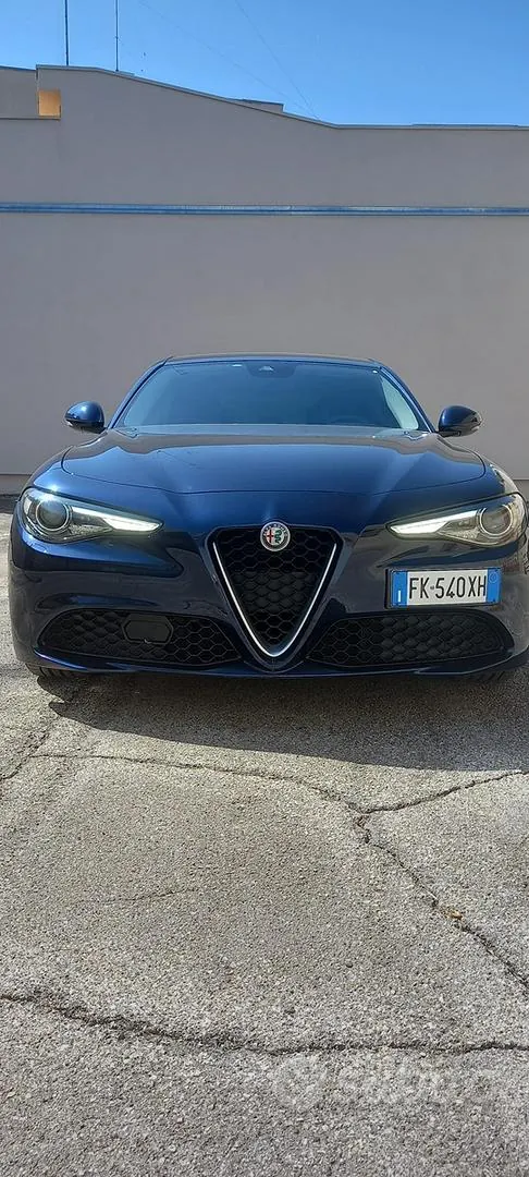 Alfa Romeo Giulia 2017 photo 2