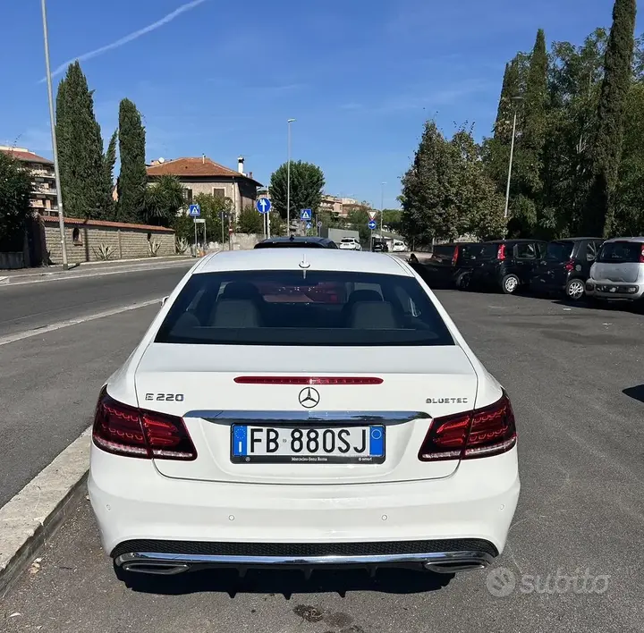 Mercedes-Benz E 220 Bluetec Coupé 2015 photo 2