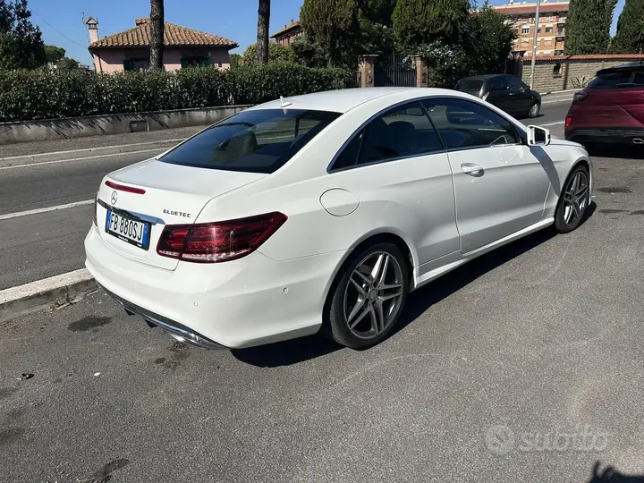 Mercedes-Benz E 220 Bluetec Coupé 2015 photo 3