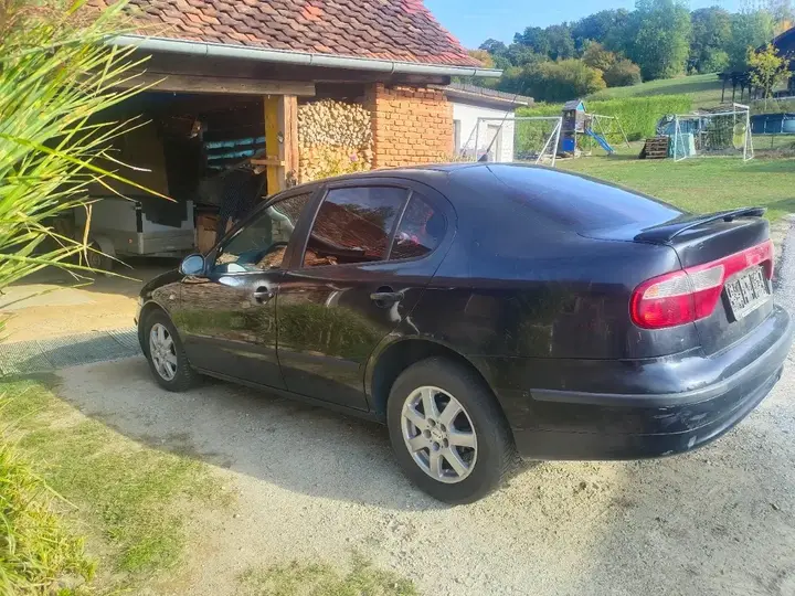 Seat Toledo 2004 photo 2