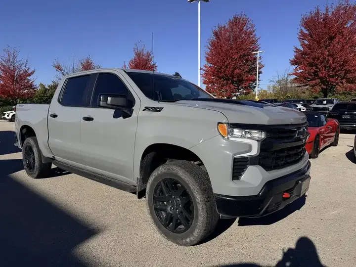 Chevrolet Silverado 1500 2024 photo 2