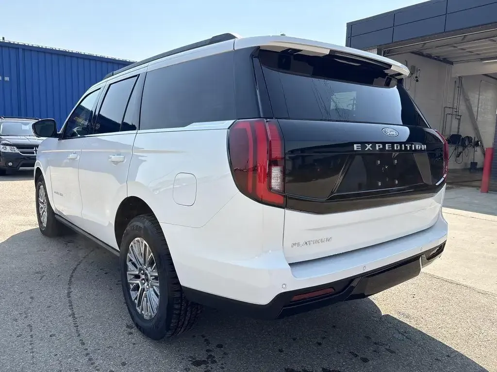 Ford Expedition 2027 photo 5