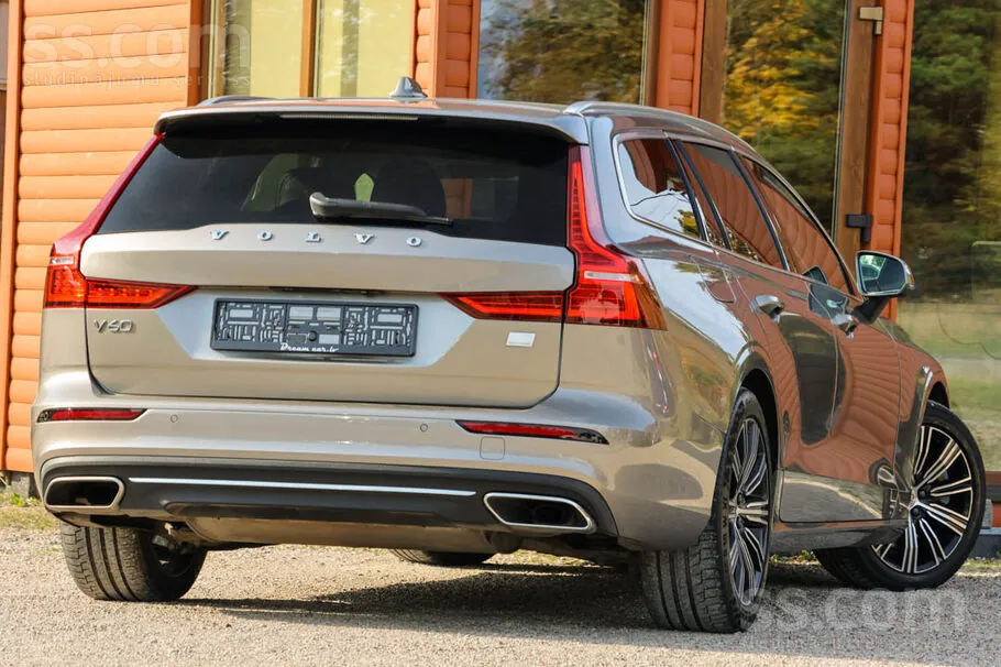Volvo V60 2021 photo 3