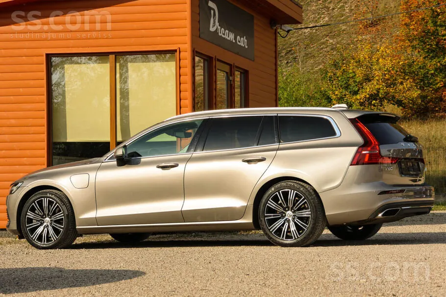 Volvo V60 2021 photo 5