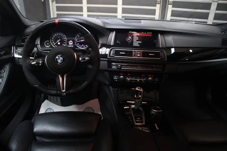BMW 5 Series 2014 photo 2