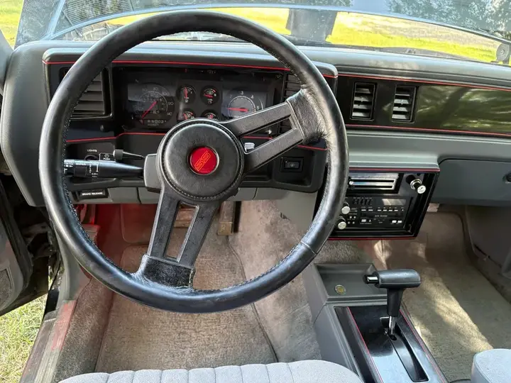 Chevrolet Monte Carlo 1988 photo 4