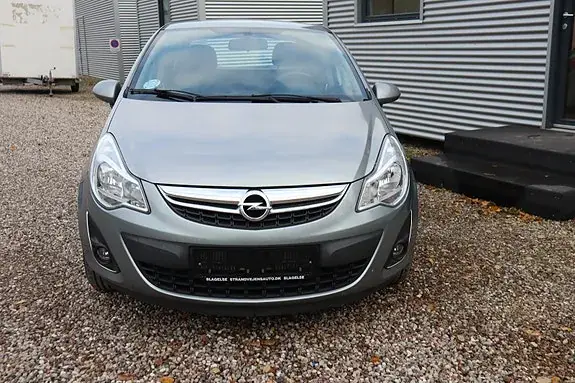 Opel Corsa 2011 photo 2