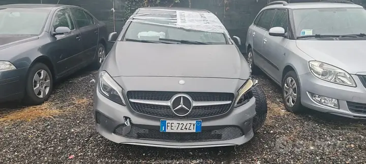 Mercedes-Benz A 180 2016 photo 2