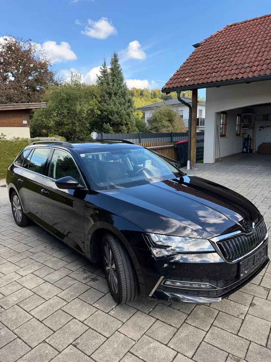 Skoda Superb 2022 photo 3