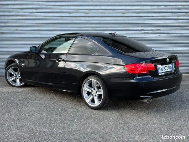 BMW Série 3 2011 photo 3