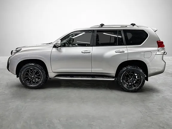 Toyota Land Cruiser 2010 photo 2