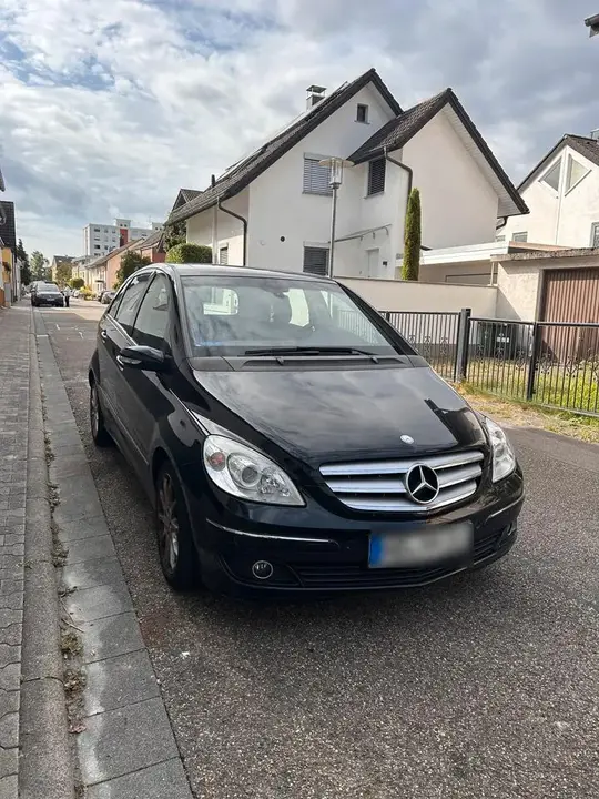 Mercedes-Benz B200