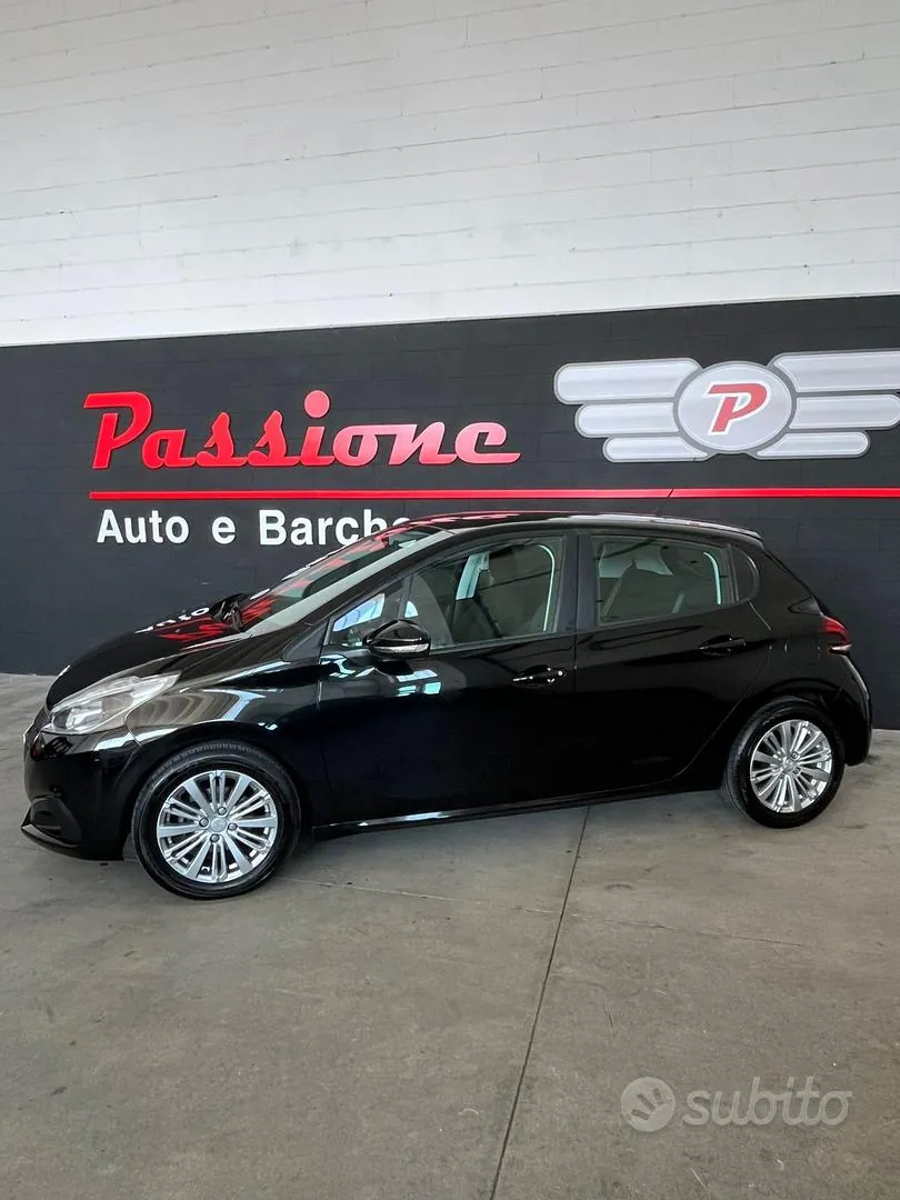 Peugeot 208 2017 photo 2