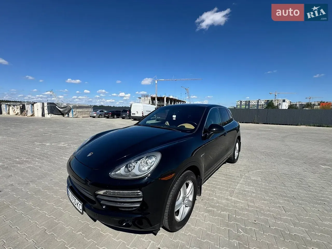 Porsche Cayenne 2012 photo 2