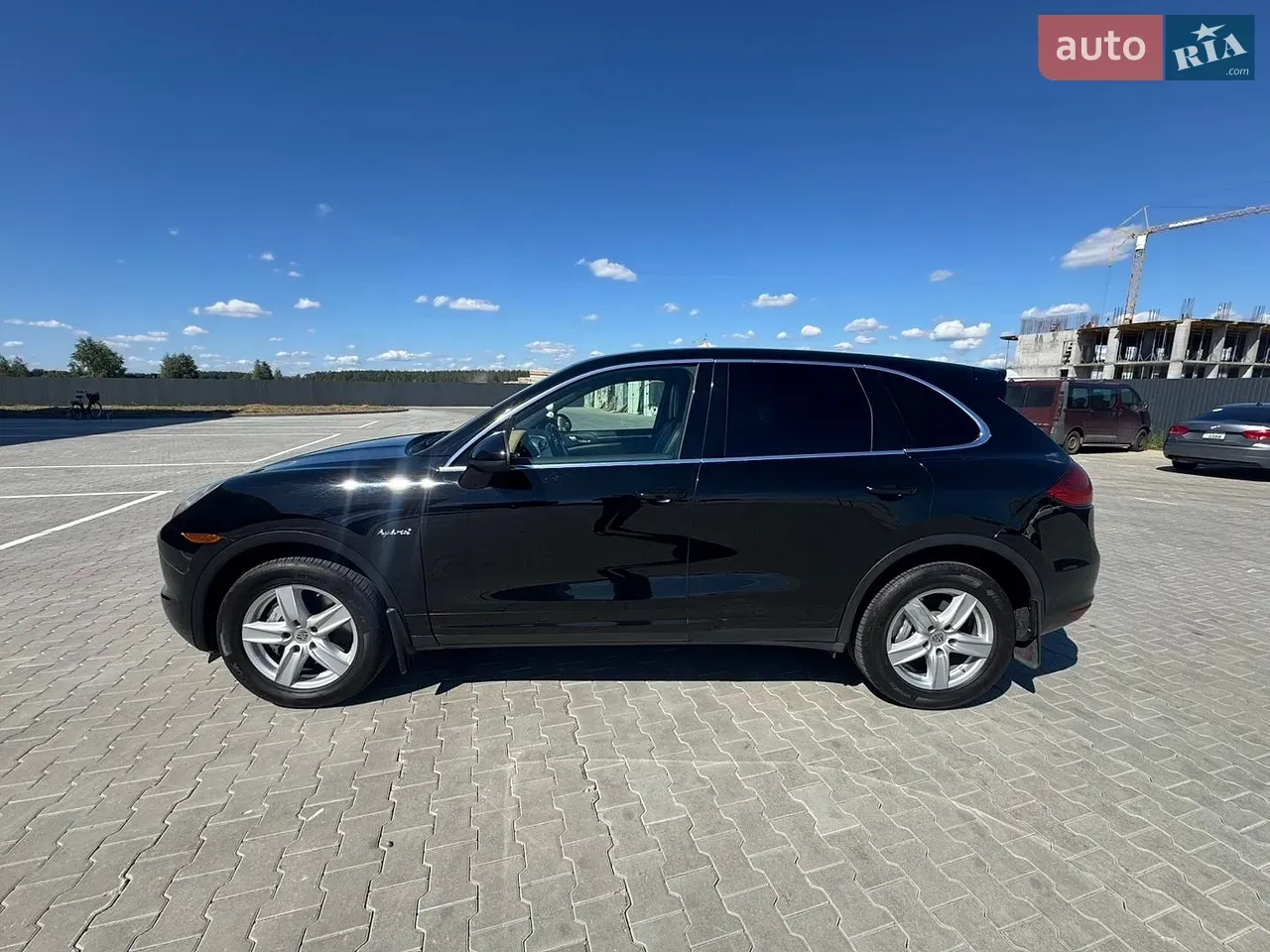 Porsche Cayenne 2012 photo 4