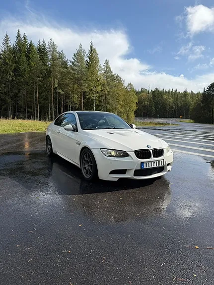 BMW M3 2008 photo 3