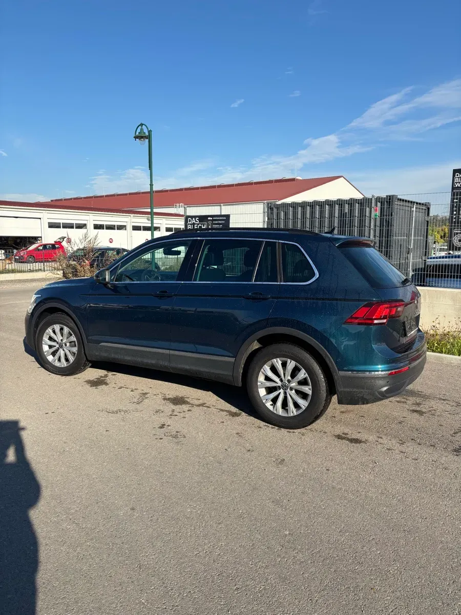 Volkswagen Tiguan 2021 photo 2