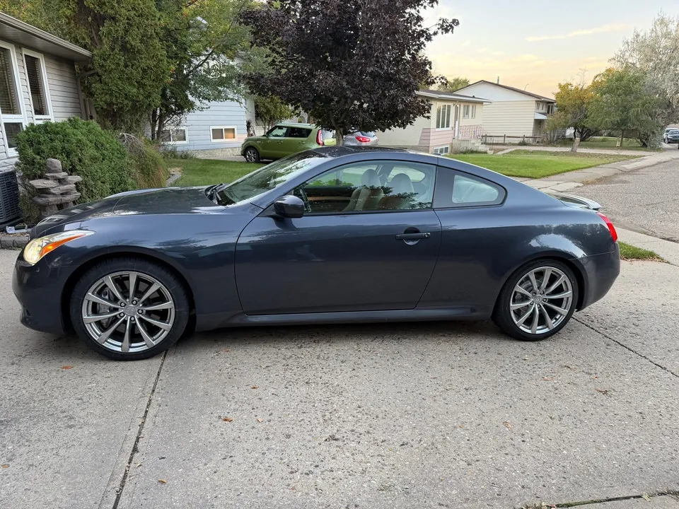 Infiniti G37 2008 photo 3