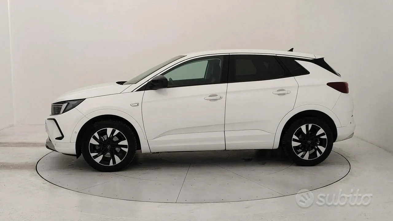Opel Grandland 2023 photo 2