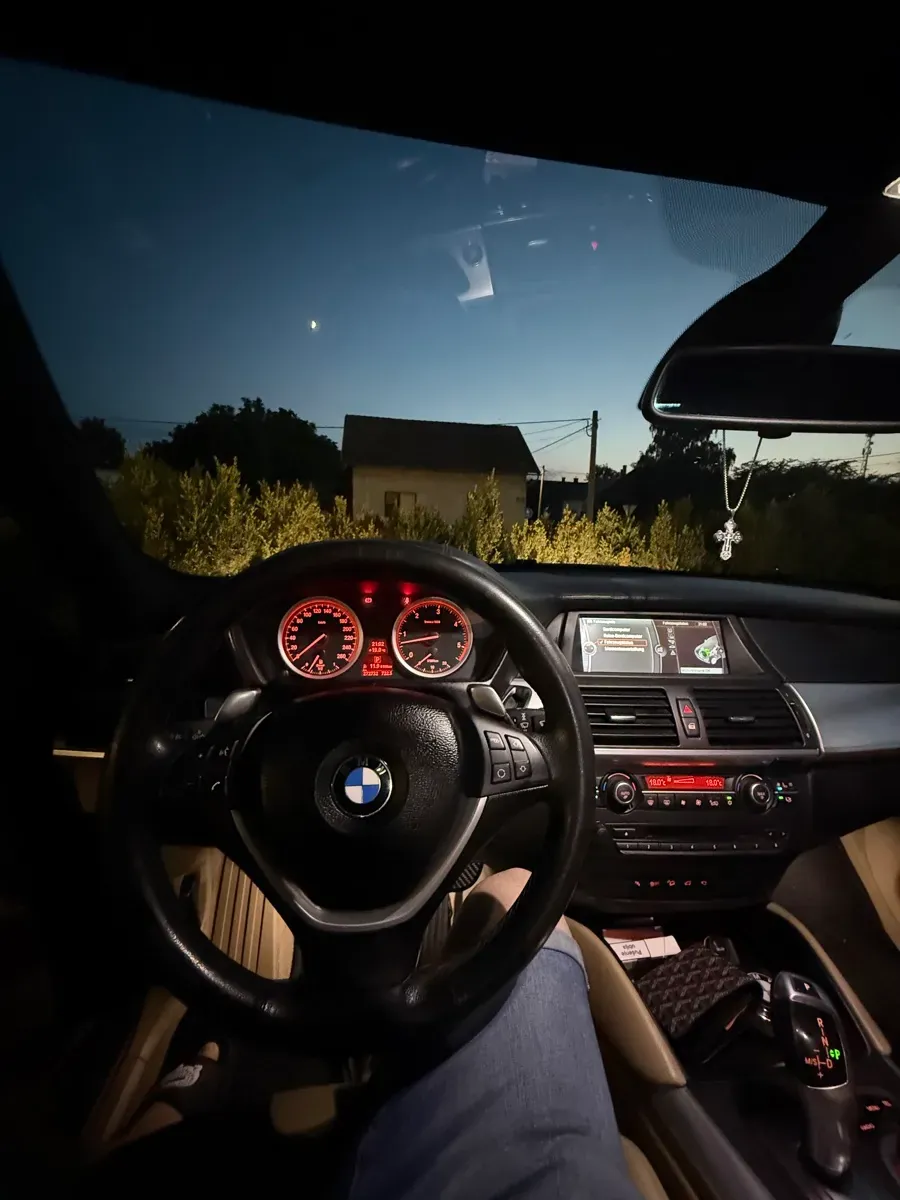 BMW X6 2010 photo 2