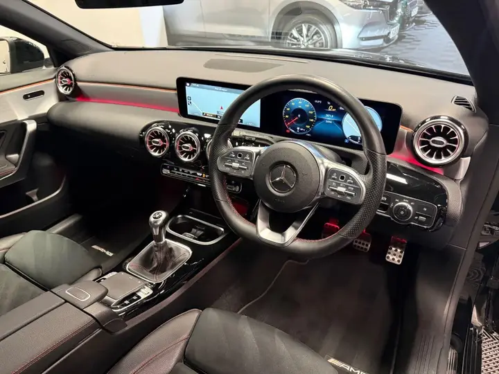 Mercedes-Benz A-Class 2019 photo 2