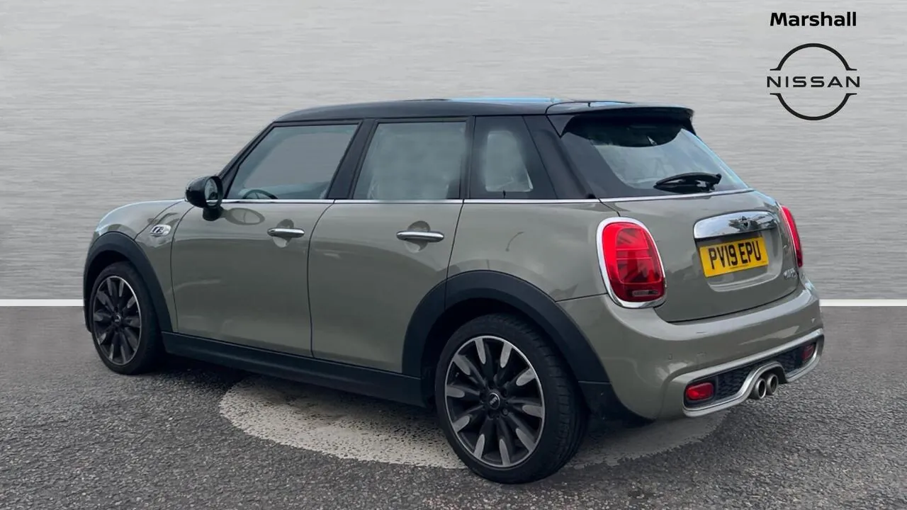 Mini Cooper S 2019 photo 2