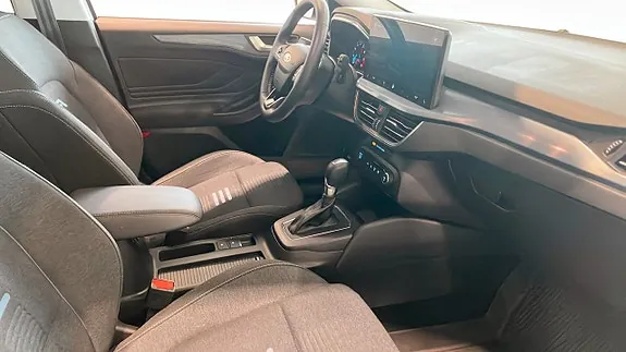 Ford Focus 2023 photo 3