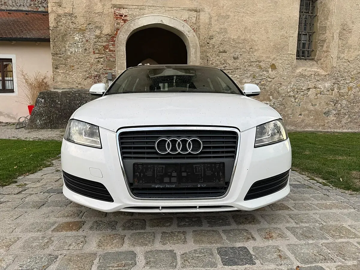 Audi A3 2010 photo 2
