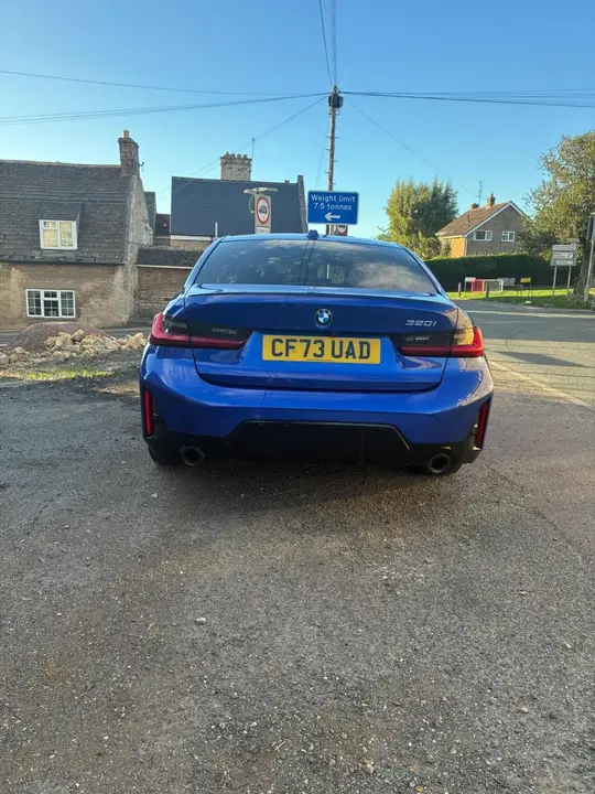 BMW 3 Series 2023 photo 2