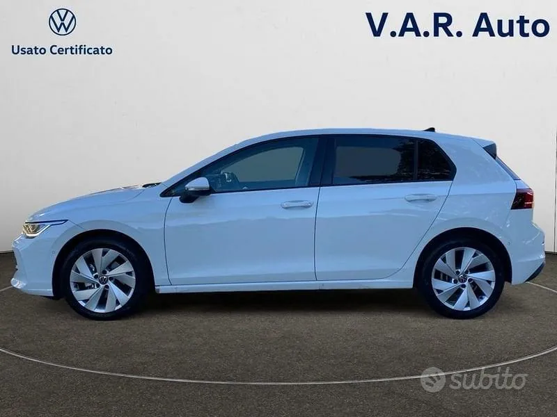 Volkswagen Golf 2025 photo 2