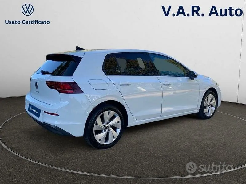 Volkswagen Golf 2025 photo 5
