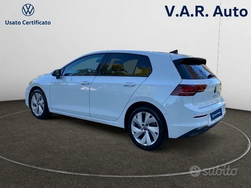 Volkswagen Golf 2025 photo 3