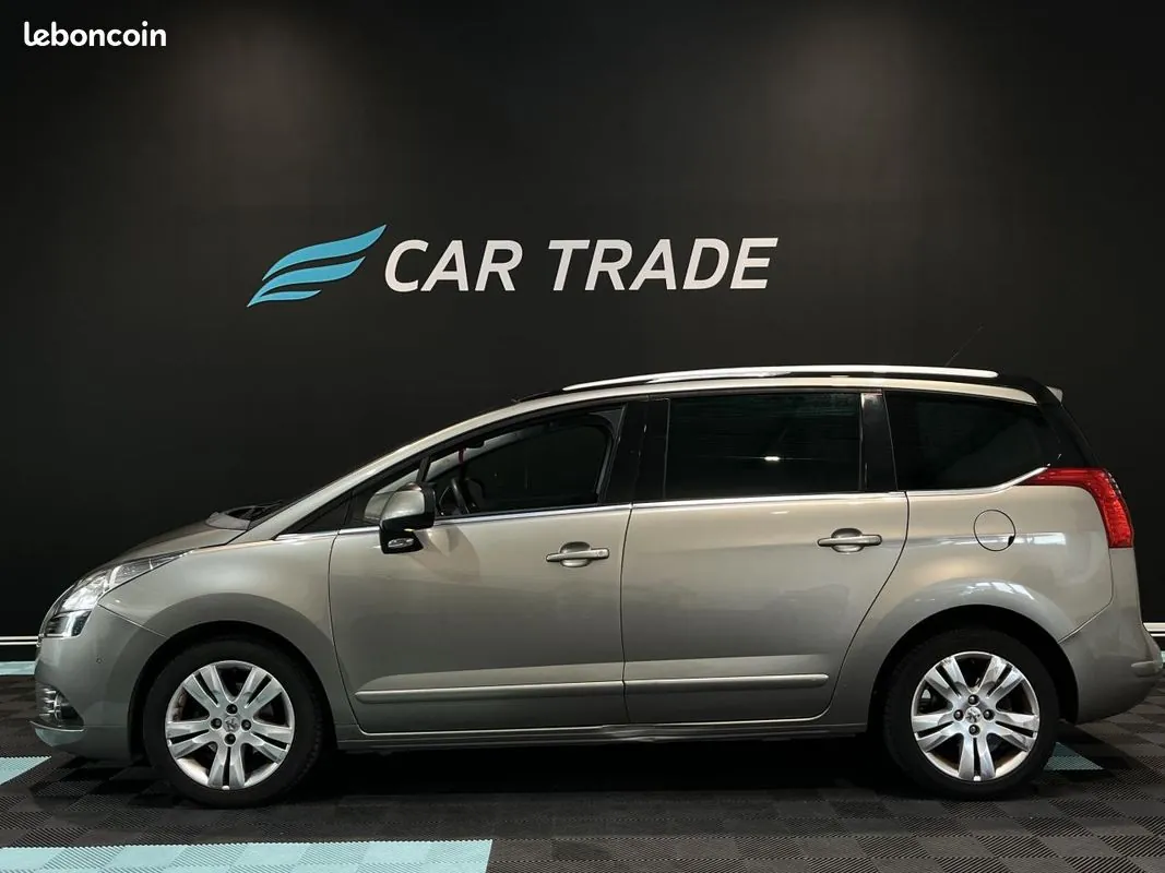 Peugeot 5008 2013 photo 2