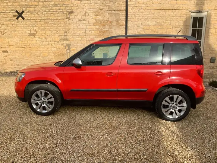 Skoda Yeti 2016 photo 2
