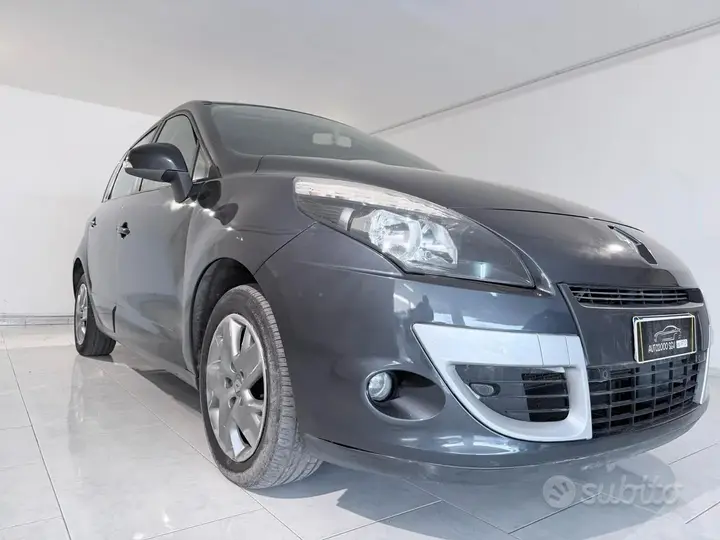 Renault Scenic 2011 photo 3
