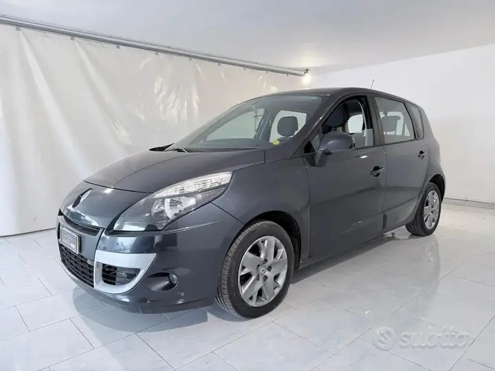 Renault Scenic 2011 photo 4