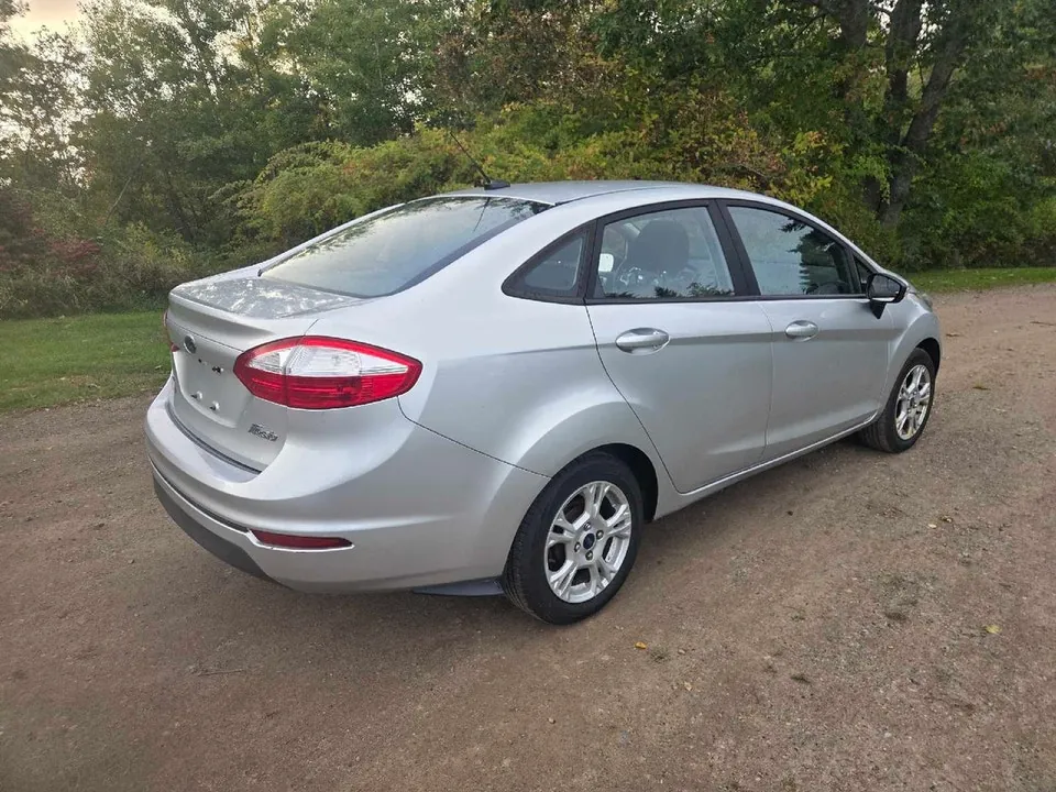 Ford Fiesta 2015 photo 4
