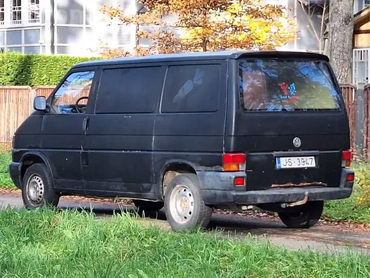 Volkswagen T4 1997 photo 3