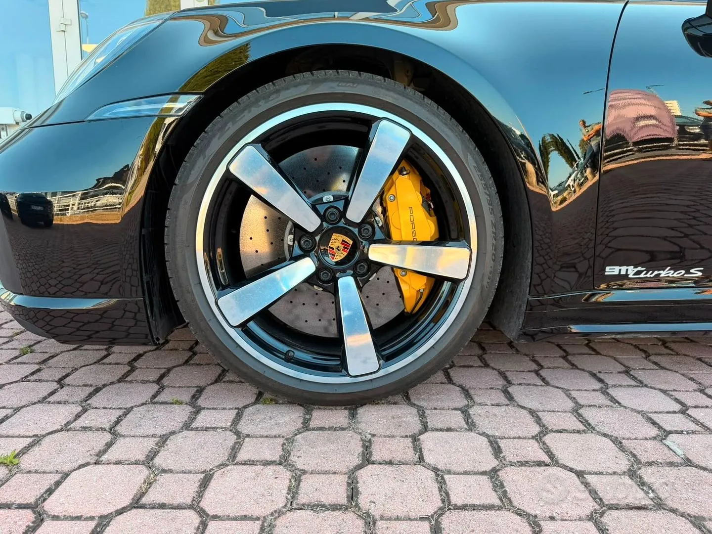Porsche 911 Turbo S Cabriolet 2021 photo 2