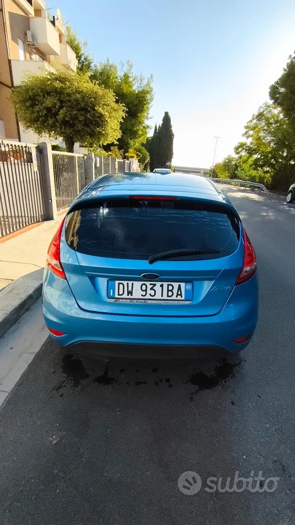 Ford Fiesta 2009 photo 2