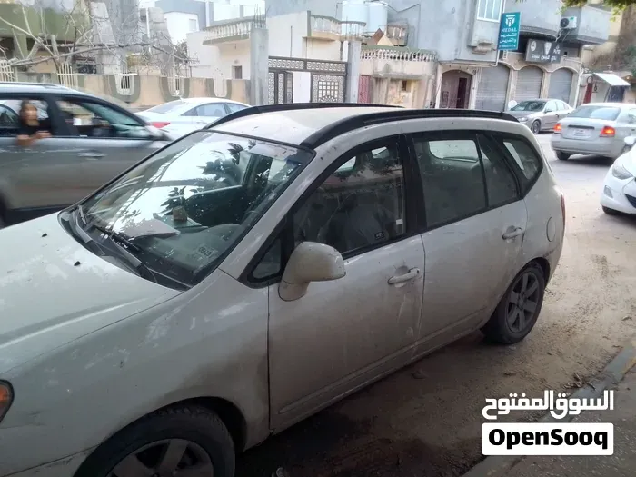 Kia Carens 2008 photo 2