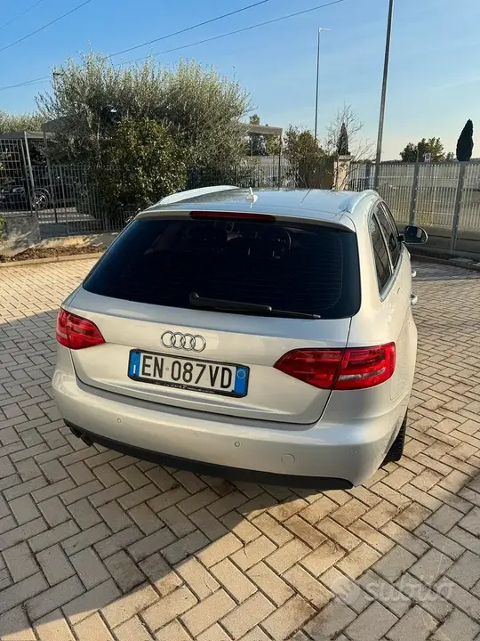 Audi A4 Avant 2010 photo 4