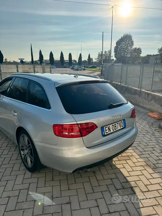 Audi A4 Avant 2010 photo 5