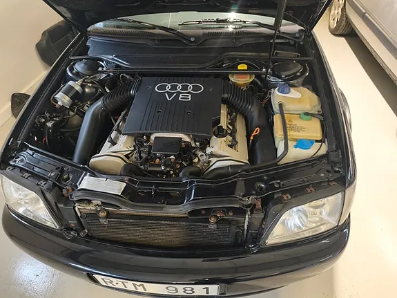 Audi S6 1995 photo 4