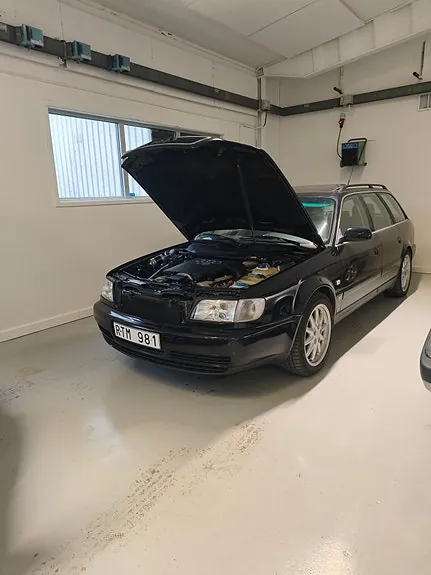 Audi S6 1995 photo 3