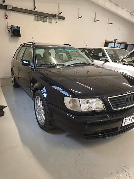 Audi S6 1995 photo 2