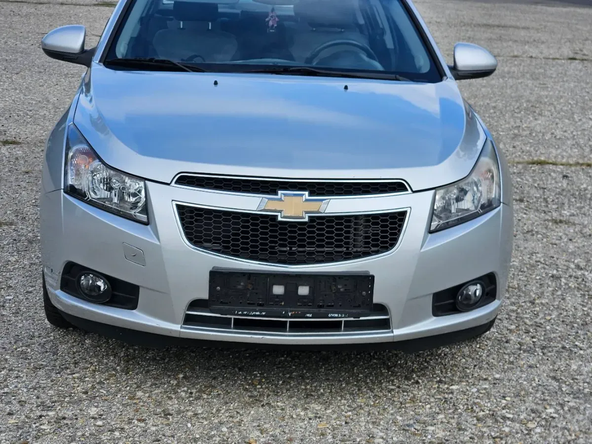 Chevrolet Cruze 2011 photo 3