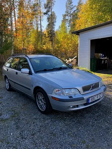 Volvo V40 2001 photo 2