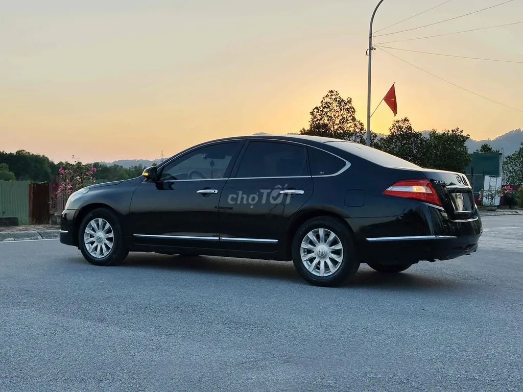Nissan Teana 2010 photo 2